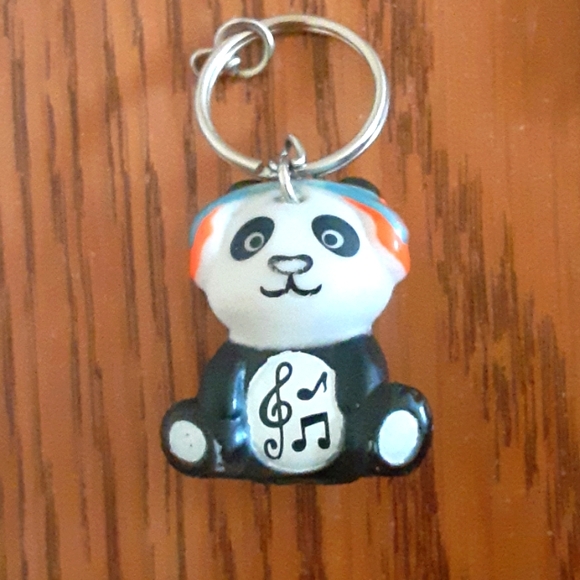 VINTAGE STAR AWARDS MUSIC PANDA BEAR KEYCHAIN CHARM GOOD CONDITION - Picture 1 of 4